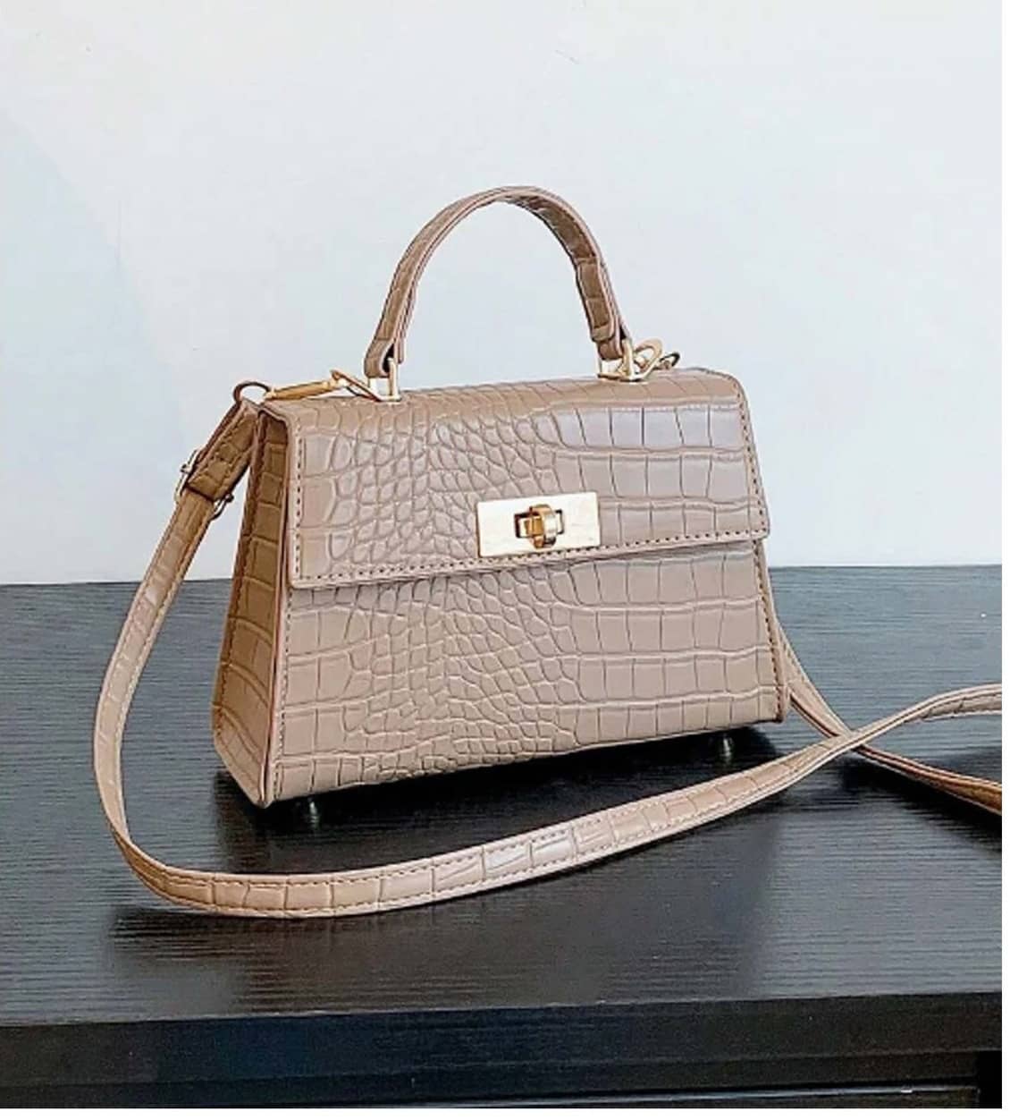 Crocodile Embossed Mini Square Bag "DT-BW1054"